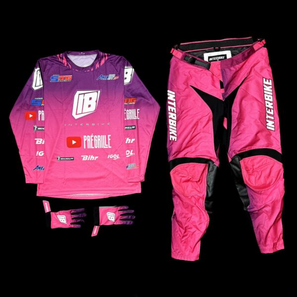 TENUE-MOTOCROSS-ROSE-FACE